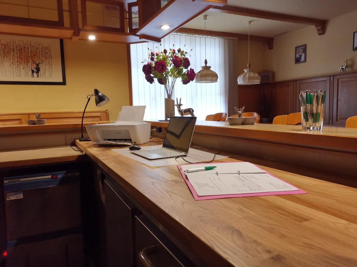 Hotel-Pension Zum Hirsch Hattersheim am Main Esterno foto