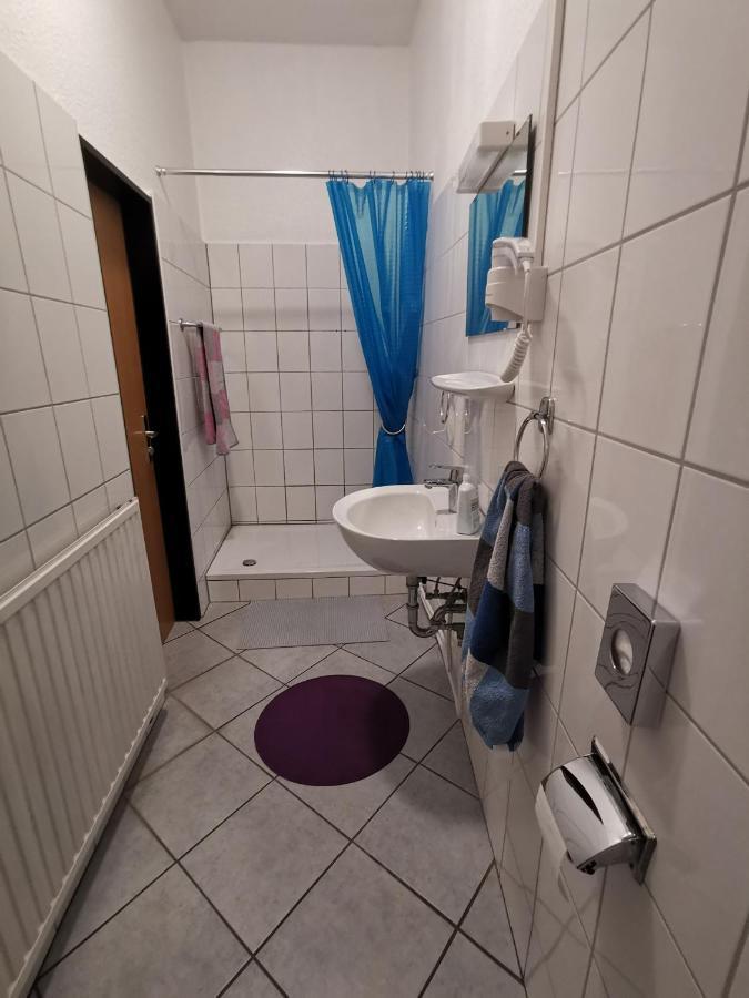 Hotel-Pension Zum Hirsch Hattersheim am Main Esterno foto