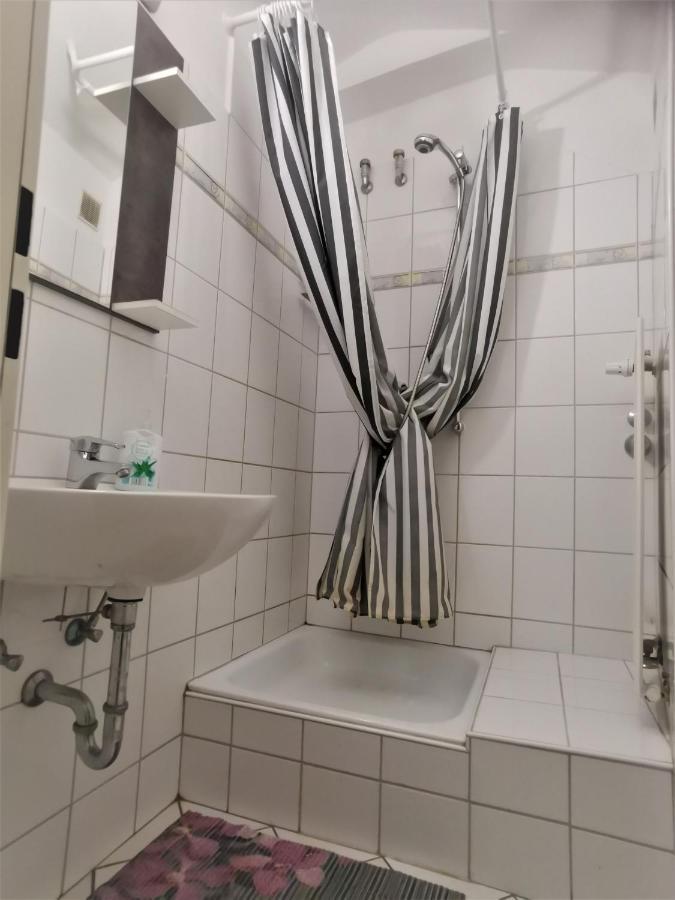 Hotel-Pension Zum Hirsch Hattersheim am Main Esterno foto