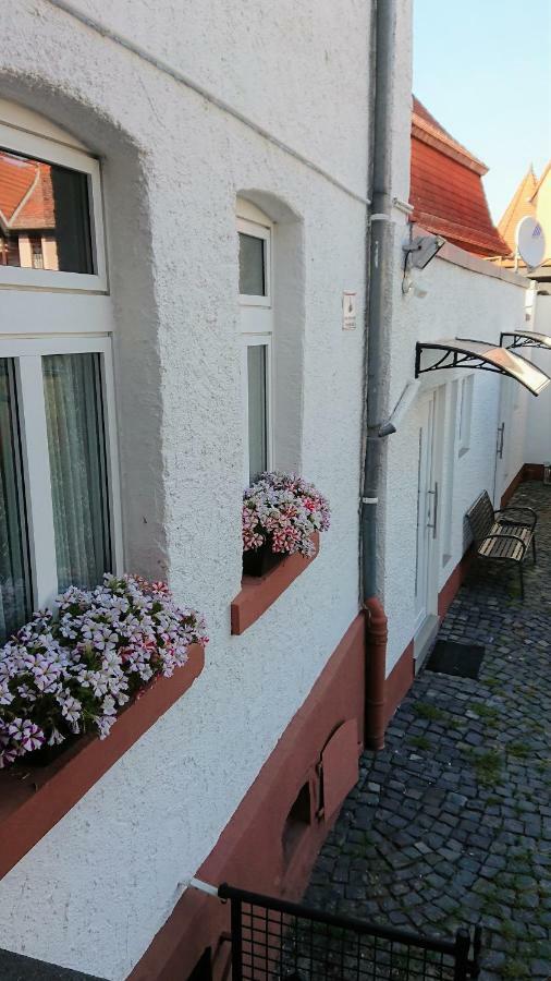 Hotel-Pension Zum Hirsch Hattersheim am Main Esterno foto