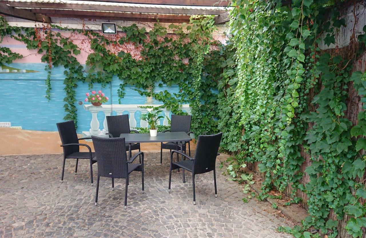 Hotel-Pension Zum Hirsch Hattersheim am Main Esterno foto