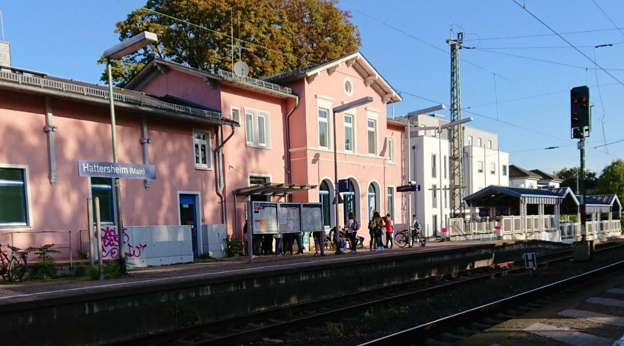 Hotel-Pension Zum Hirsch Hattersheim am Main Esterno foto